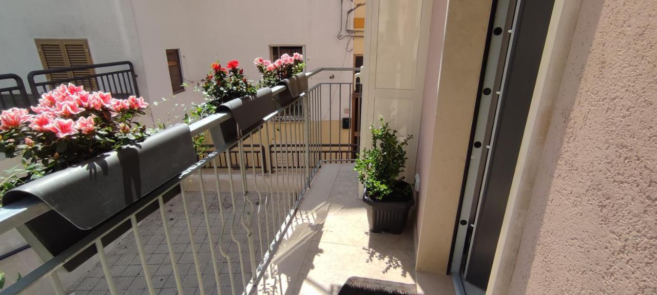 Casa Vacanze Dimora Monfalcone มอนเตสกายิโอโซ ภายนอก รูปภาพ