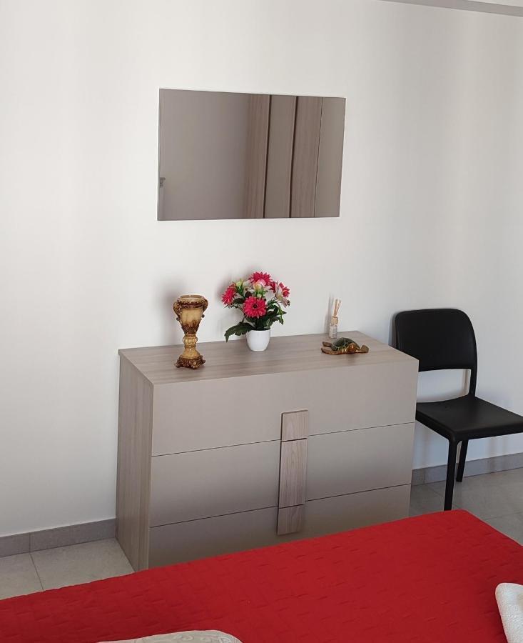 Casa Vacanze Dimora Monfalcone มอนเตสกายิโอโซ ภายนอก รูปภาพ