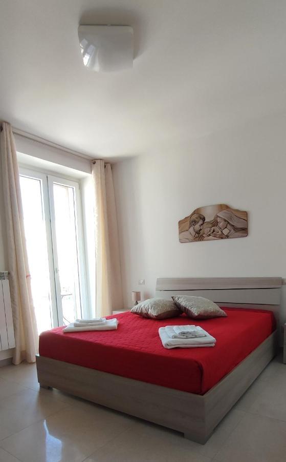 Casa Vacanze Dimora Monfalcone มอนเตสกายิโอโซ ภายนอก รูปภาพ