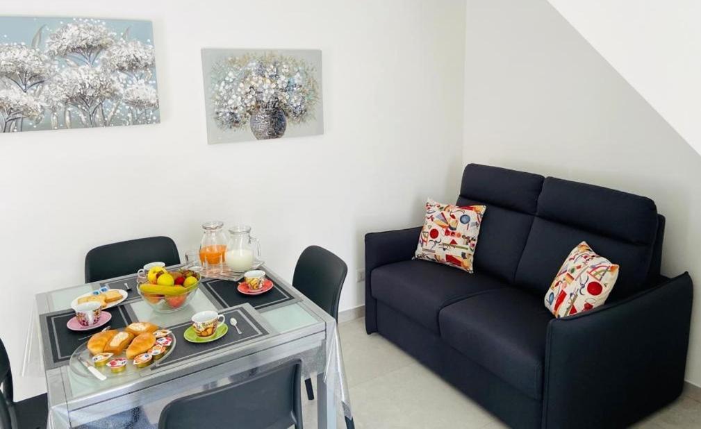 Casa Vacanze Dimora Monfalcone มอนเตสกายิโอโซ ภายนอก รูปภาพ