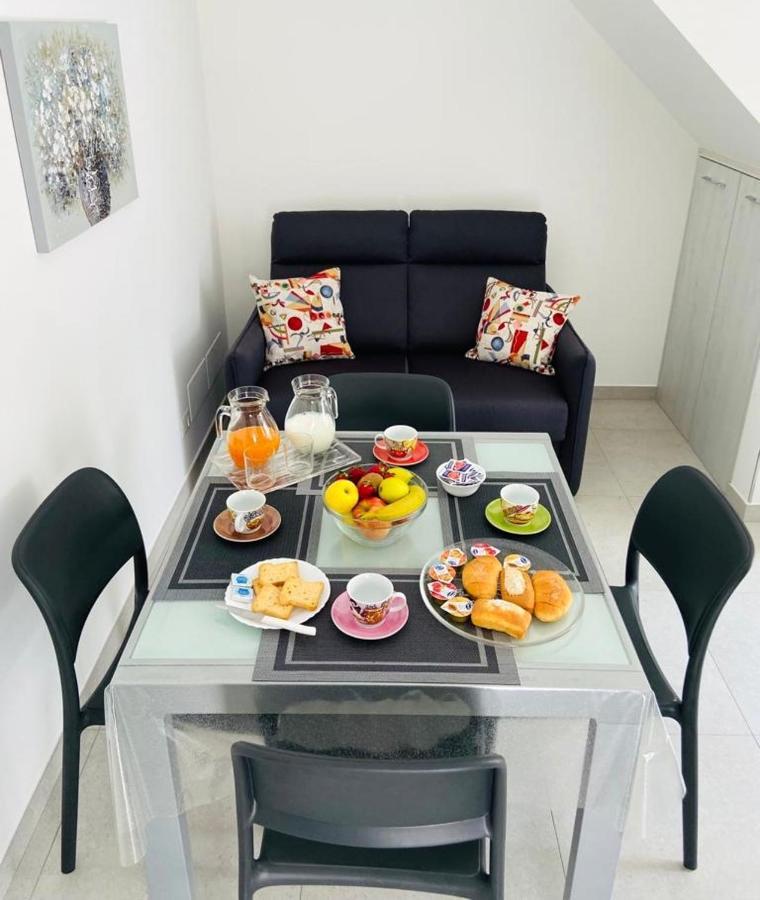 Casa Vacanze Dimora Monfalcone มอนเตสกายิโอโซ ภายนอก รูปภาพ